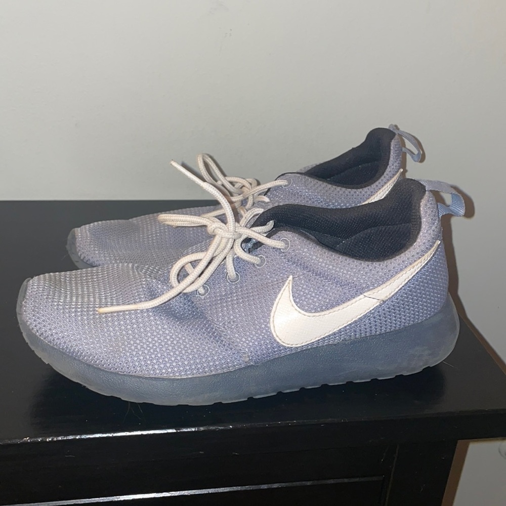 Nike women sneakers - Picture 1 of 2